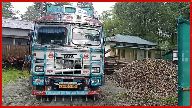 ILLEGAL WOOD CARRYING TRUCK SEIZED SADIA, TINSUKIA