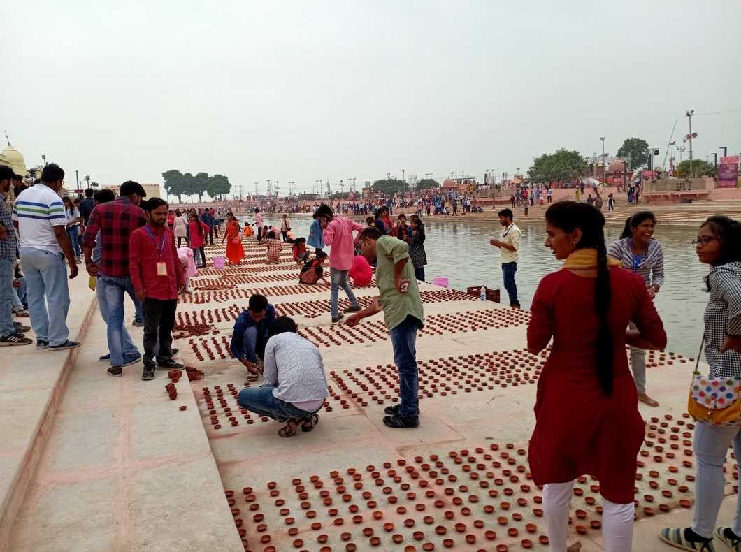 preparation-for-deepavali-in-ayodhya