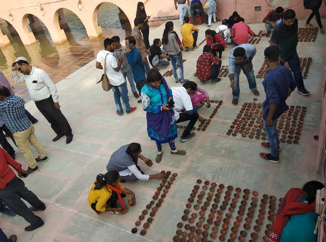 preparation-for-deepavali-in-ayodhya