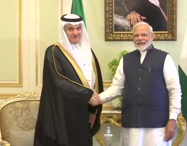 Modi meets Abdulrahman bin Abdulmohsen Al-Fadley