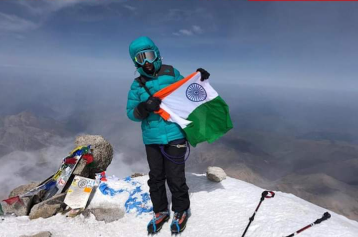 mountaineer-nandita-got-rajyothsava-award