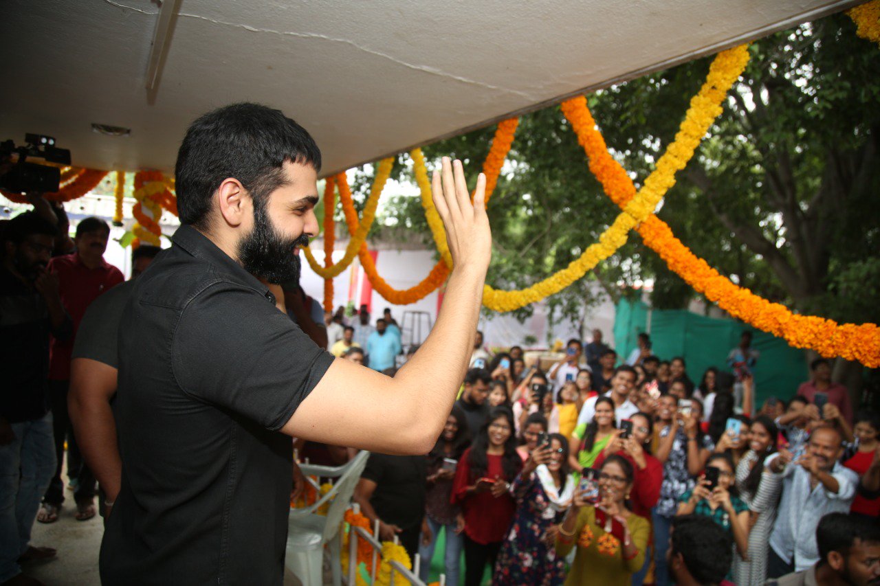 hero ram say hai to fans