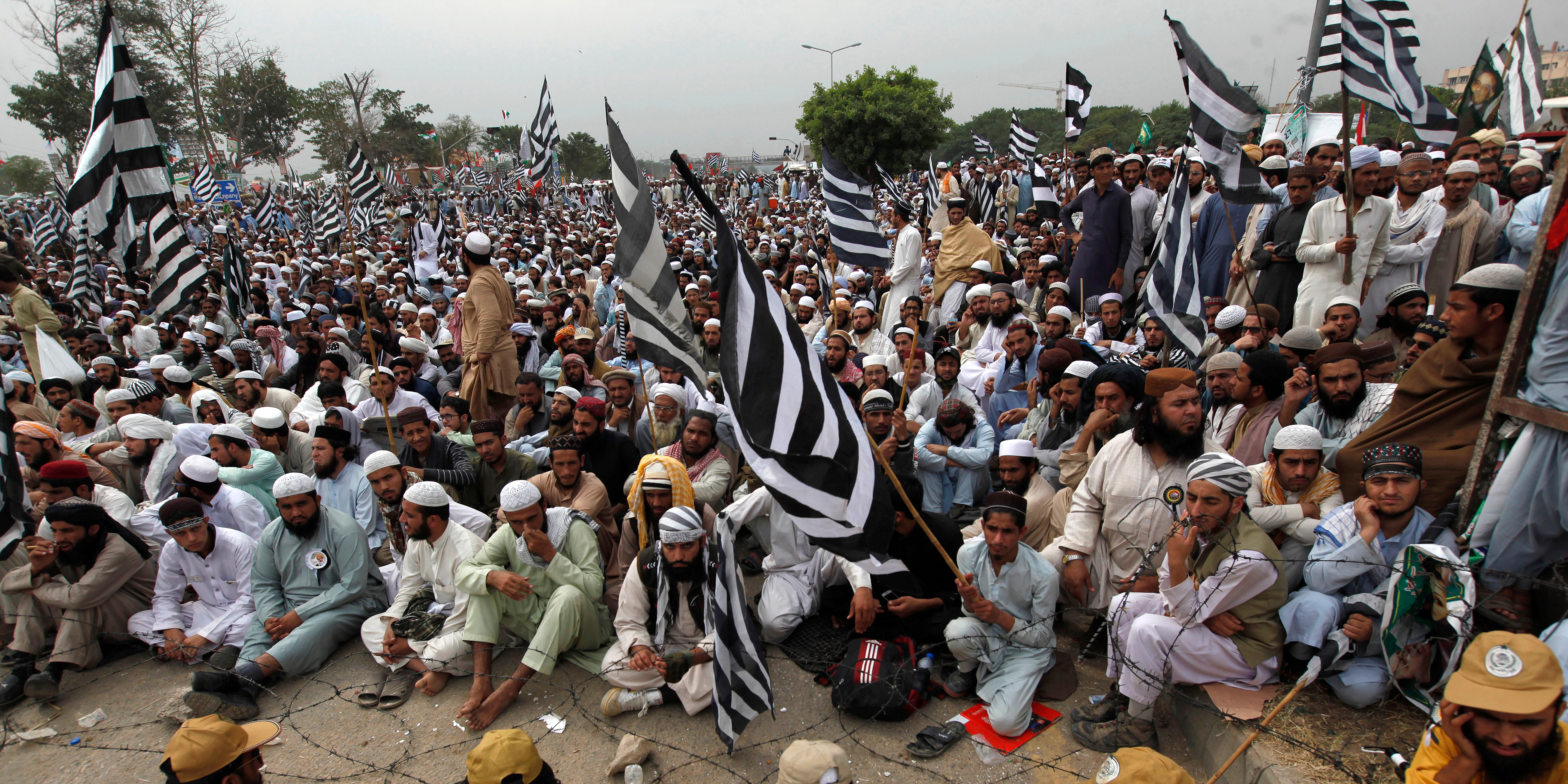 Islamabad wears deserted look as 'Azadi March' enters city