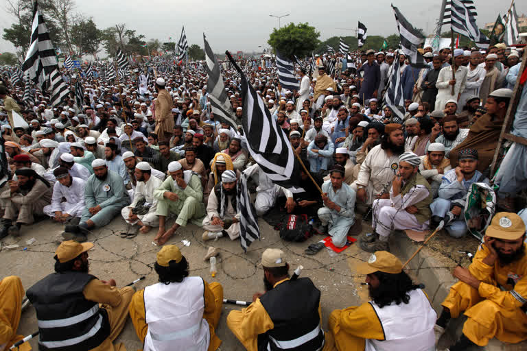 Azadi March in Pakistan,ಇಮ್ರಾನ್ ಖಾನ್ ಪದತ್ಯಾಗಕ್ಕೆ ಒತ್ತಡ