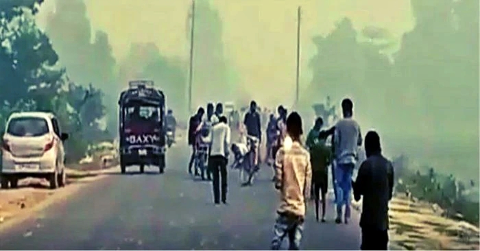 bihar people surprised to see silver particles on road