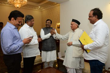 BJP Leaders meeting with governor at rajbhavan in mumbai