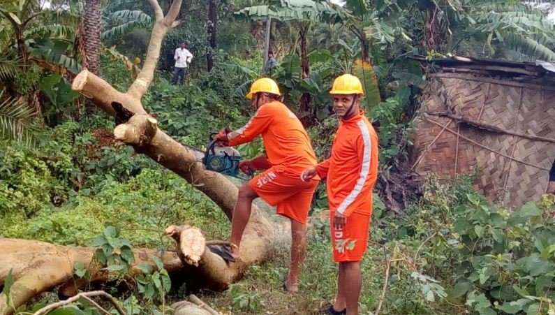 NDRF ਨੇ ਸੜਕਾਂ ਨੂੰ ਸਾਫ ਕੀਤਾ