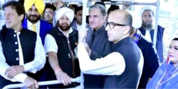 What did Amarinder Singh and Imran Khan discuss during the bus ride to Kartarpur Sahib?