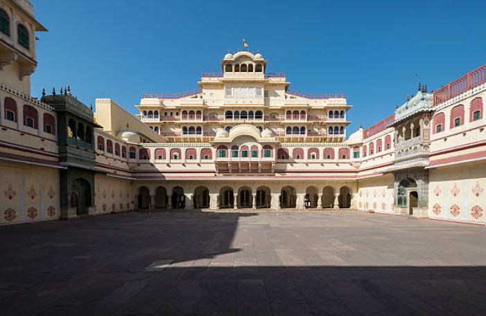 Gudliya Suite at the 1727-built City Palace can be booked by tourists on Airbnb.