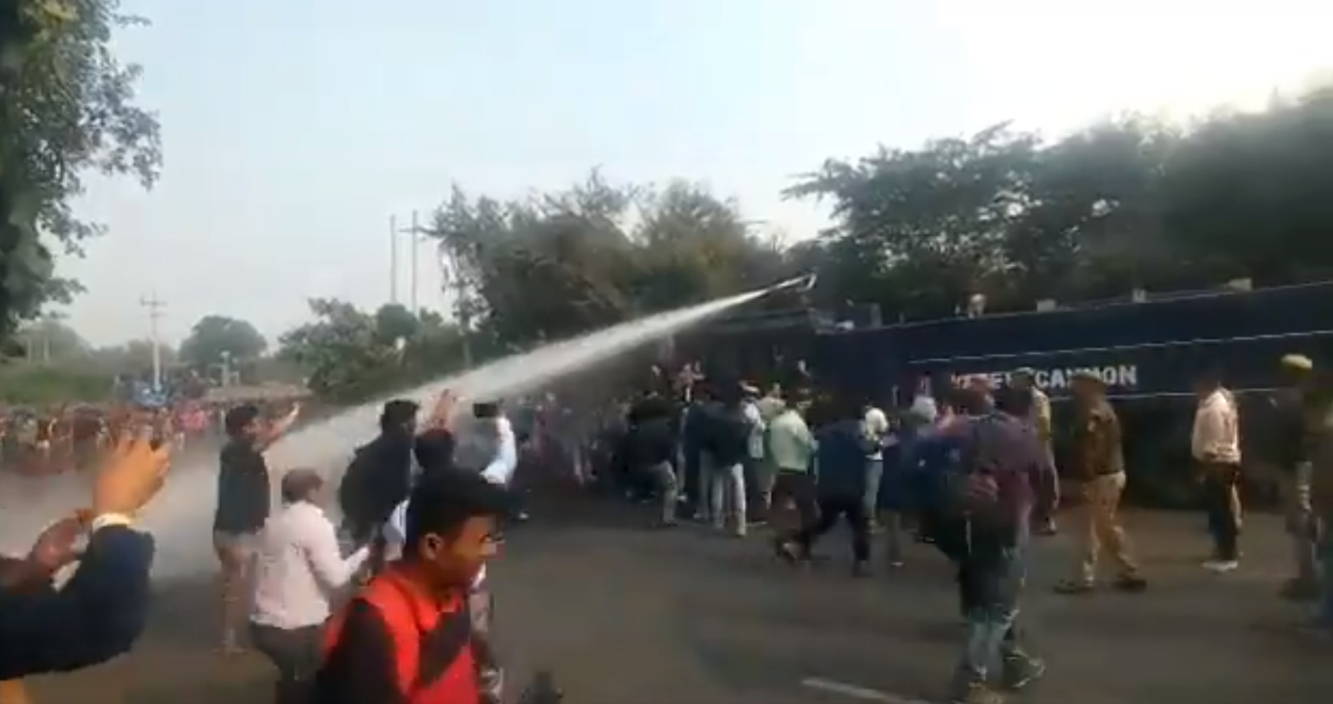 Water cannon used on protesting students by Delhi police