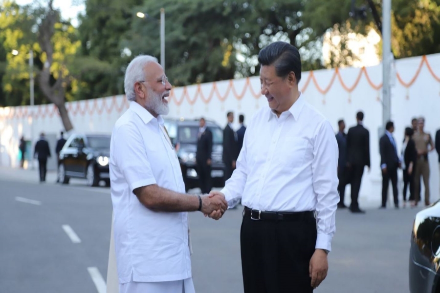 சீன அதிபர் ஜி ஜின்பிங்குடன் பிரதமர் நரேந்திர மோடி,  pm modi with chiense president XI Xinping, xi modi mamallapuram meet,