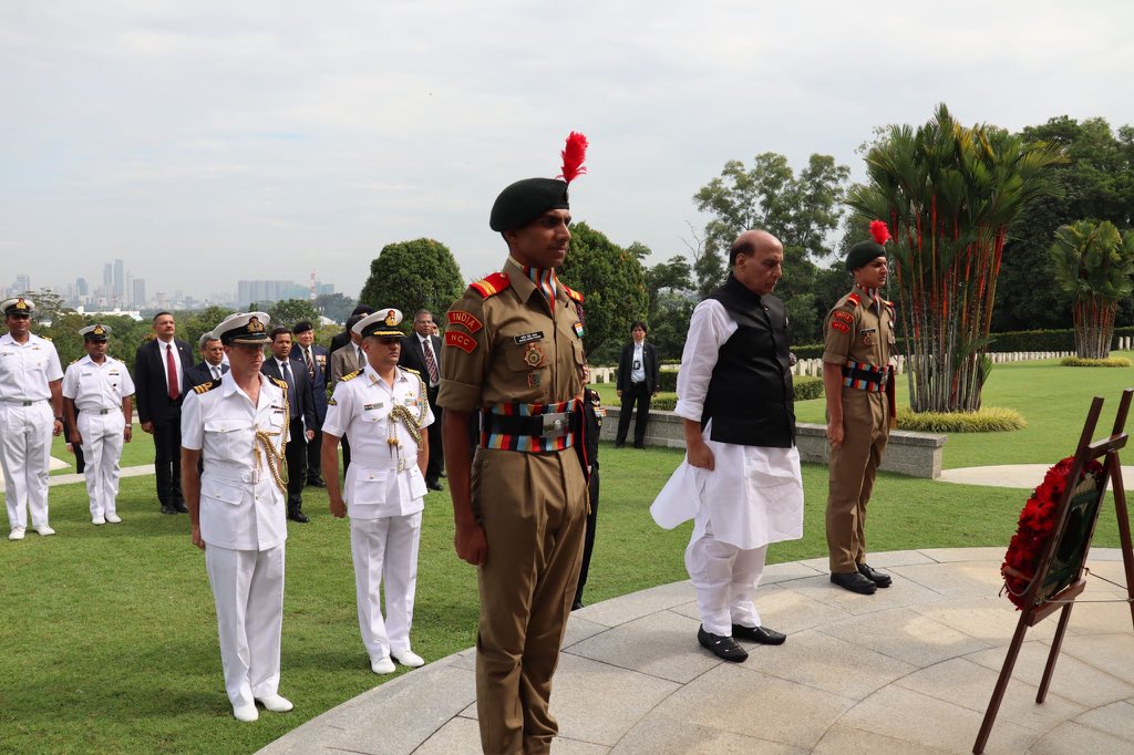 rajnath-pays-tributes-to-second-world-war-martyrs-at-singapore