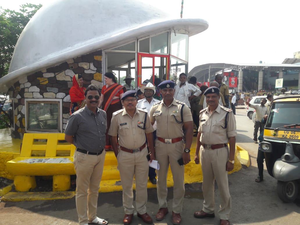 Collector and SSP inspect railway station