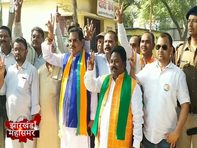 CM reaches Manish Jaiswal and Jayaprakash Bhai Patel nomination