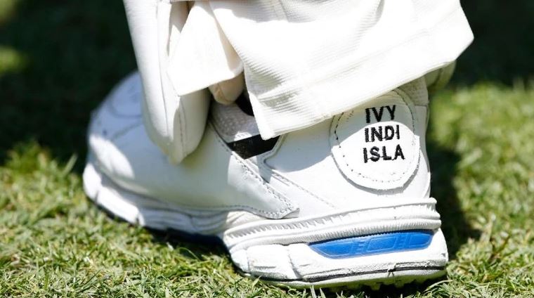 david warner wrote names of his daughters on his shoes against pakistan match