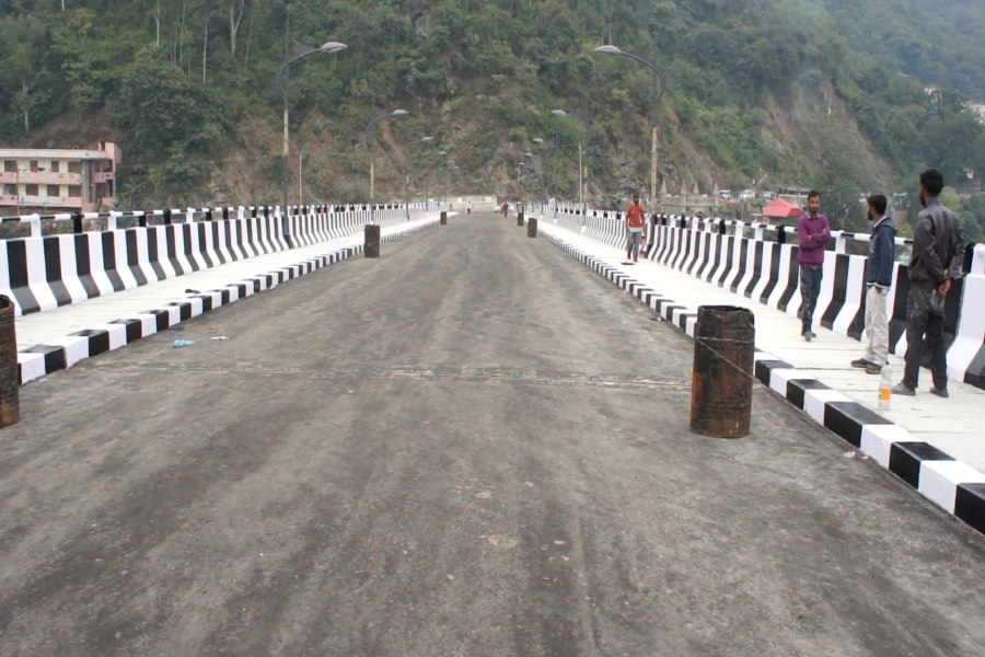 ऐतिहासिक विक्टोरिया पुल Historic Victoria Bridge.