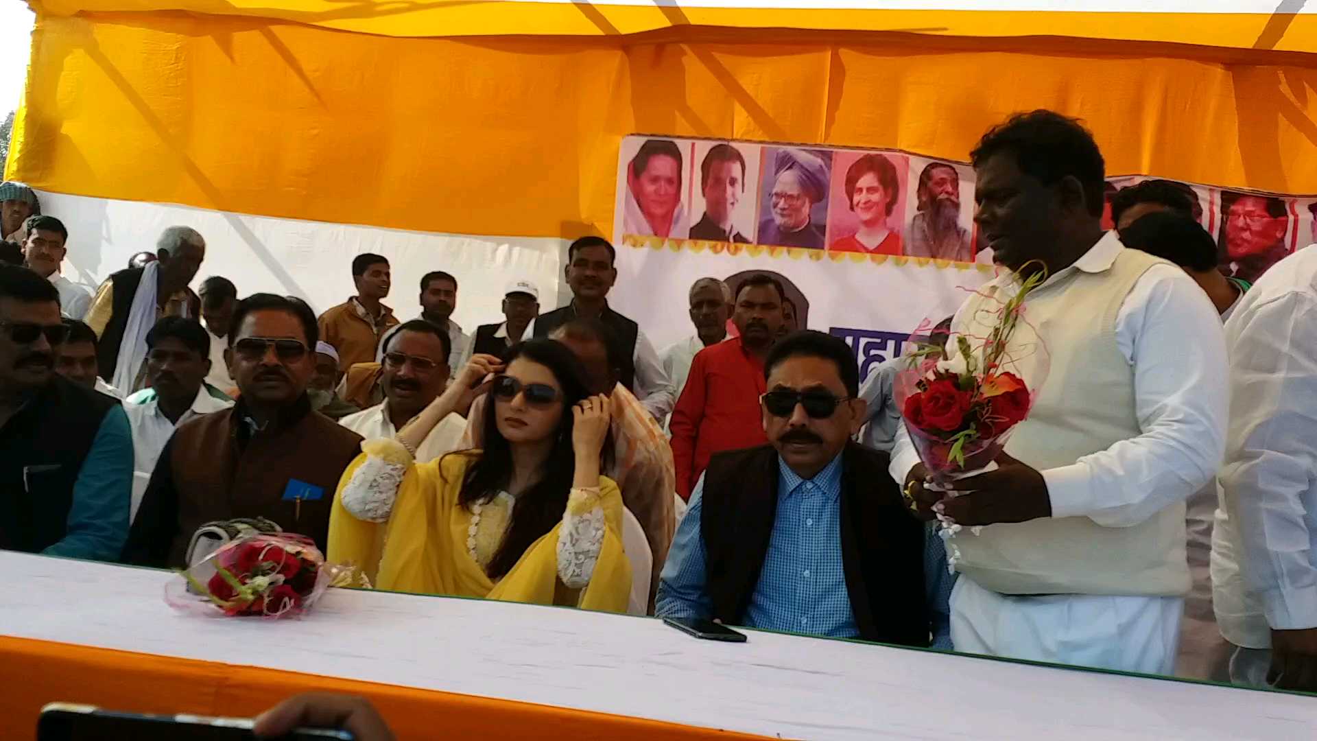 Actress Bhagyashree sought votes