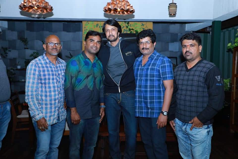 actor kiccha sudeep watch mane maratakkide film