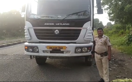 illegal sand trucks seized in jalna