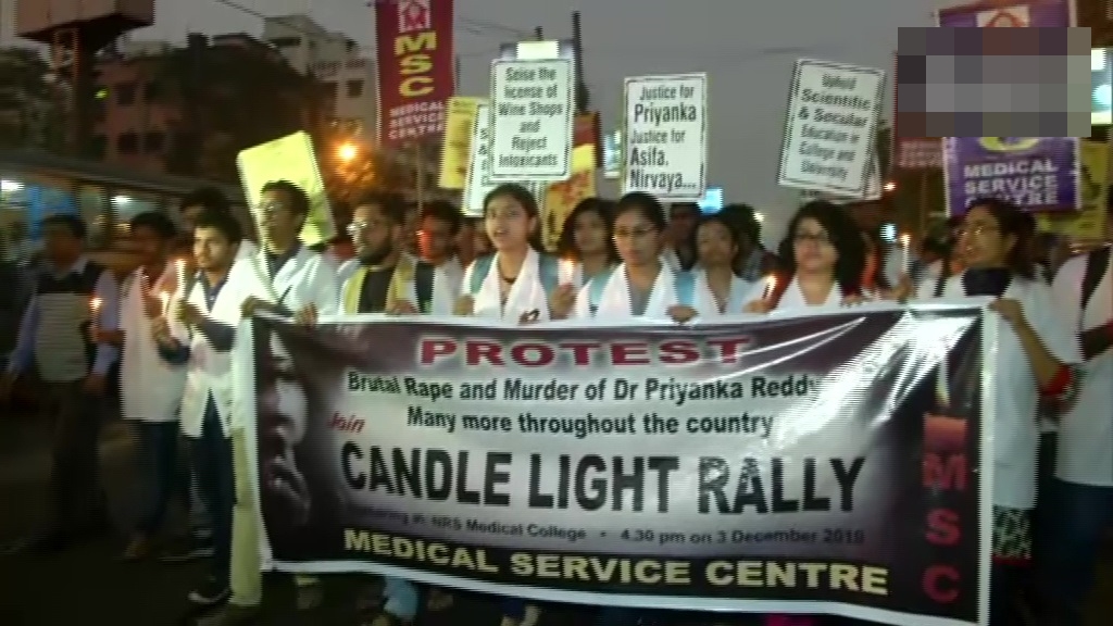 Doctors hold candle march in Kolkata