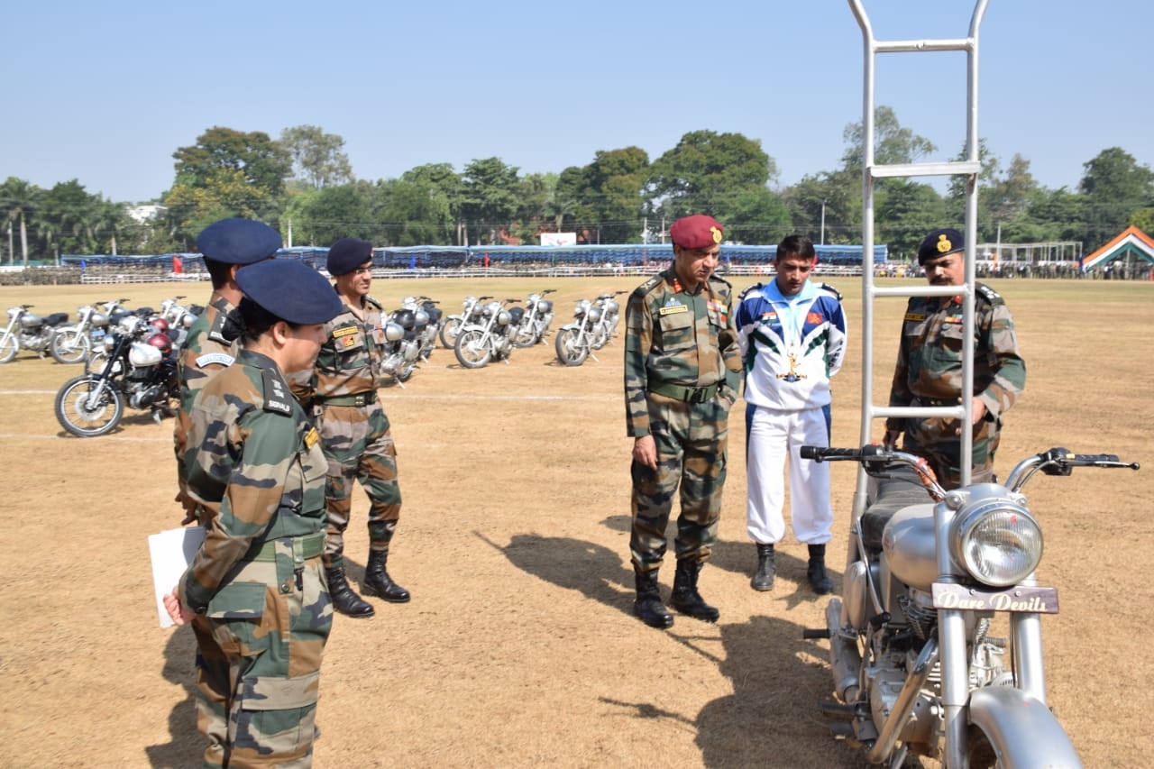 Odia jawan honored by cm naveen patnaik