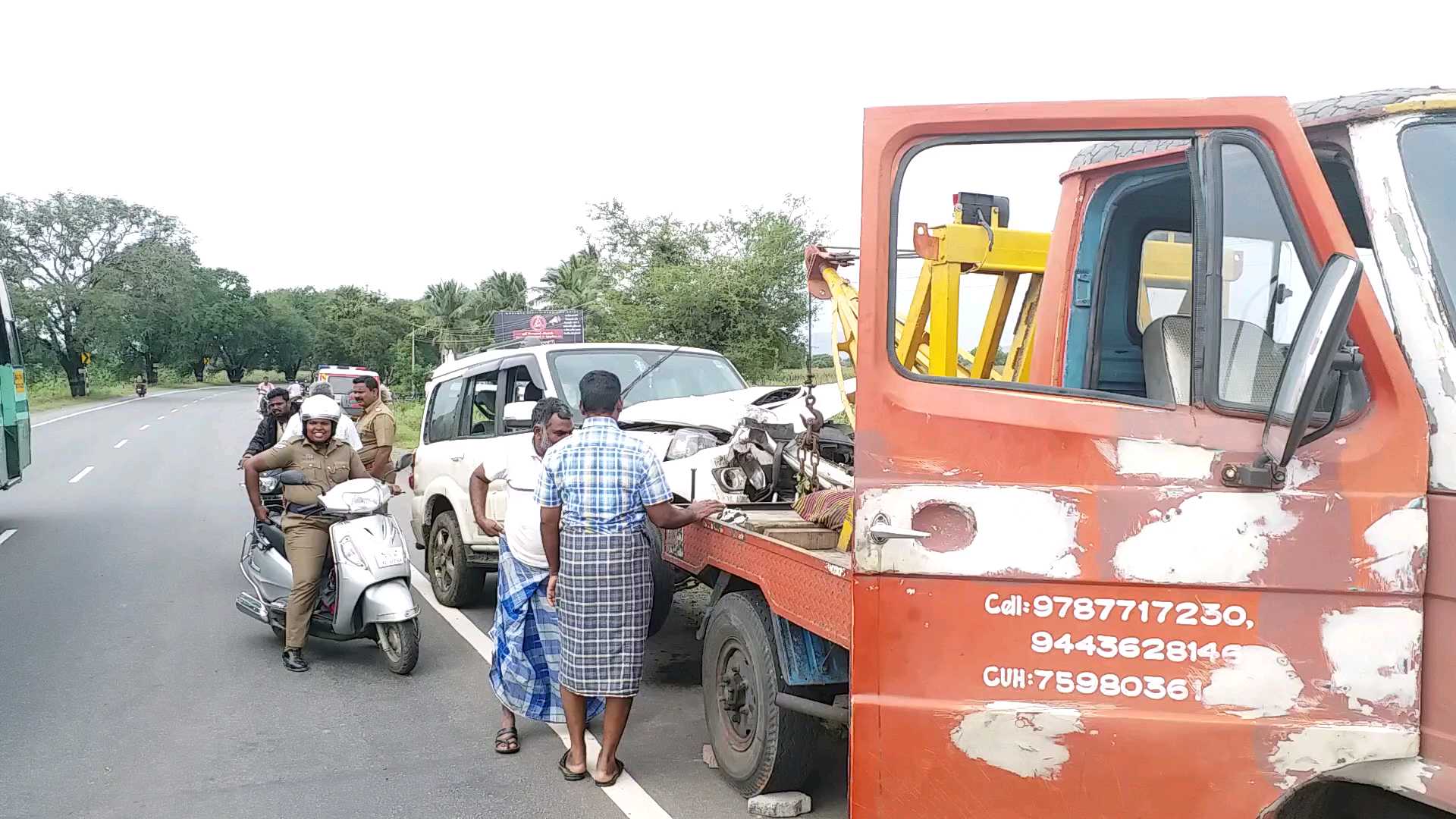 விபத்துக்குள்ளான கார்