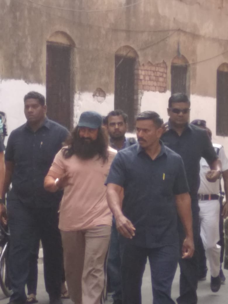 Aamir Khan visits Kolkata for Laal Singh Chaddha shoot