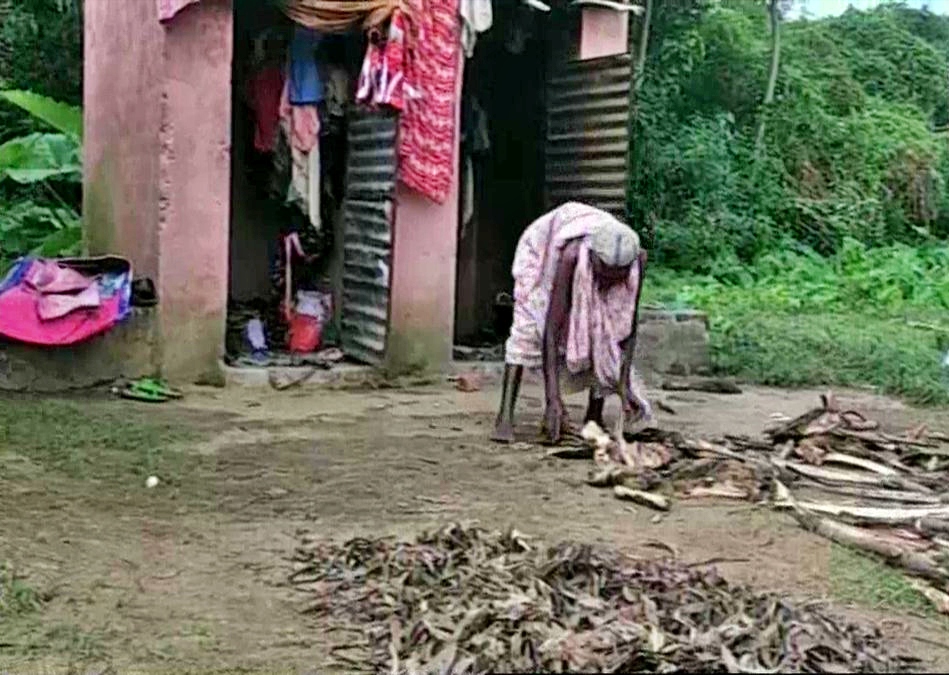 ಶೌಚಾಲಯದಲ್ಲೇ ವಾಸಿಸುತ್ತಿರುವ ಬುಡಕಟ್ಟು ವಿಧವೆ, tribal woman has been living in a toilet in Odisha