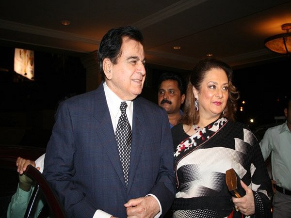 Dilip Kumar with wife Saira banu