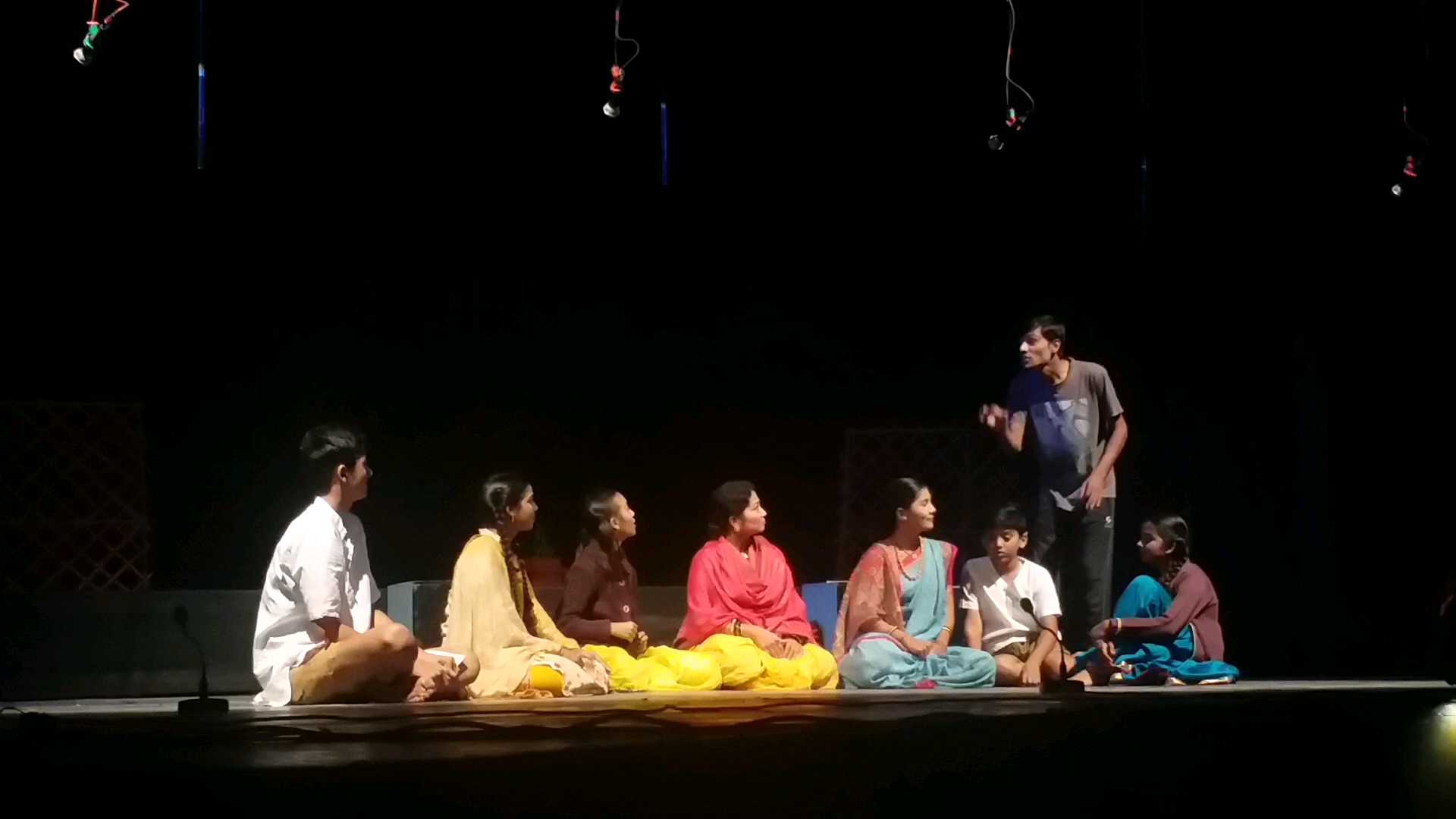 Aata paas play gets good response