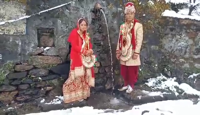 marriage in snowfall.