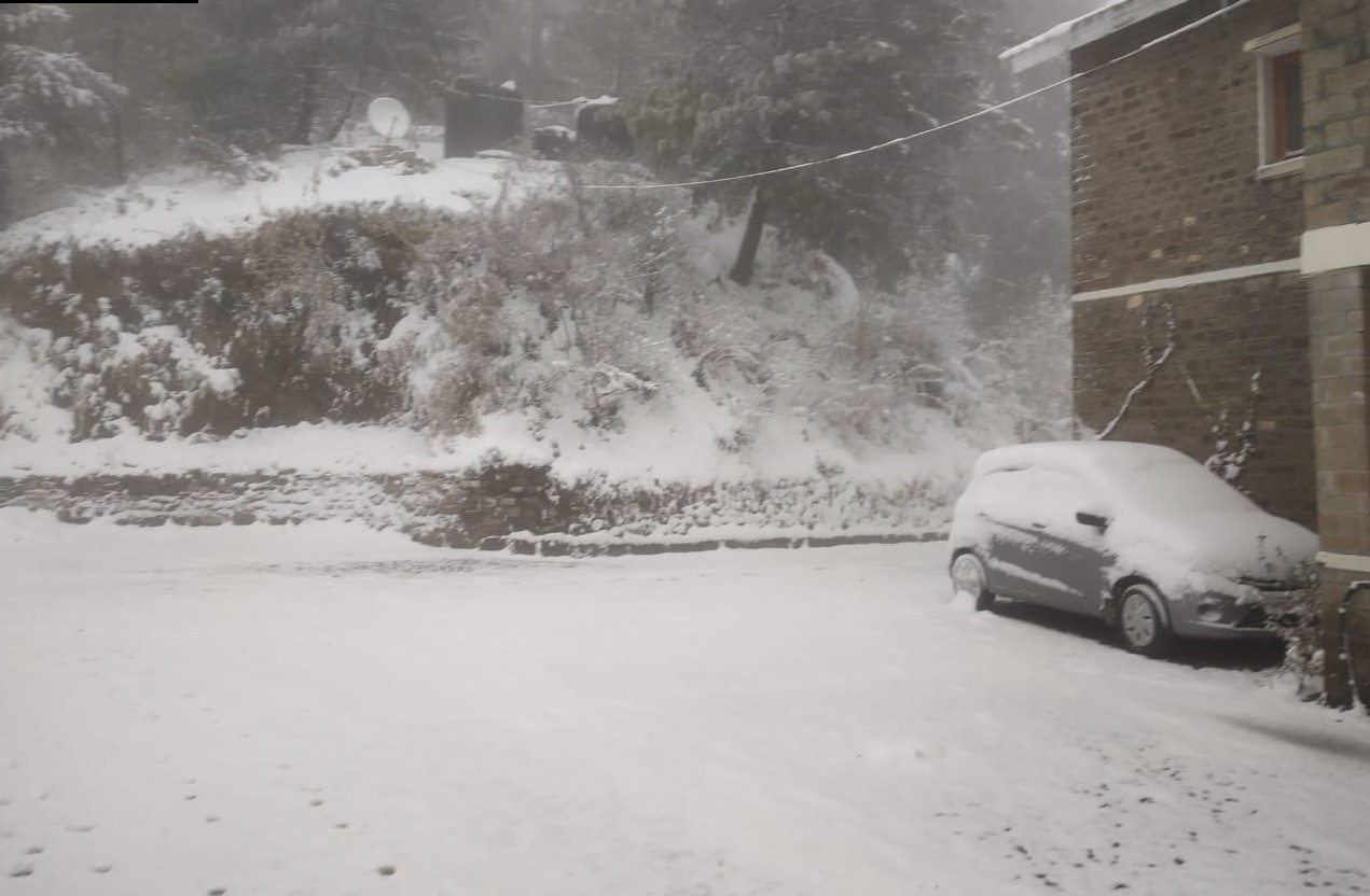 snow fall in himalayas uttharakhand and himachalpradesh