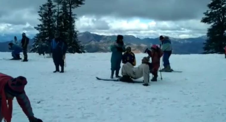 snow fall in himalayas uttharakhand and himachalpradesh