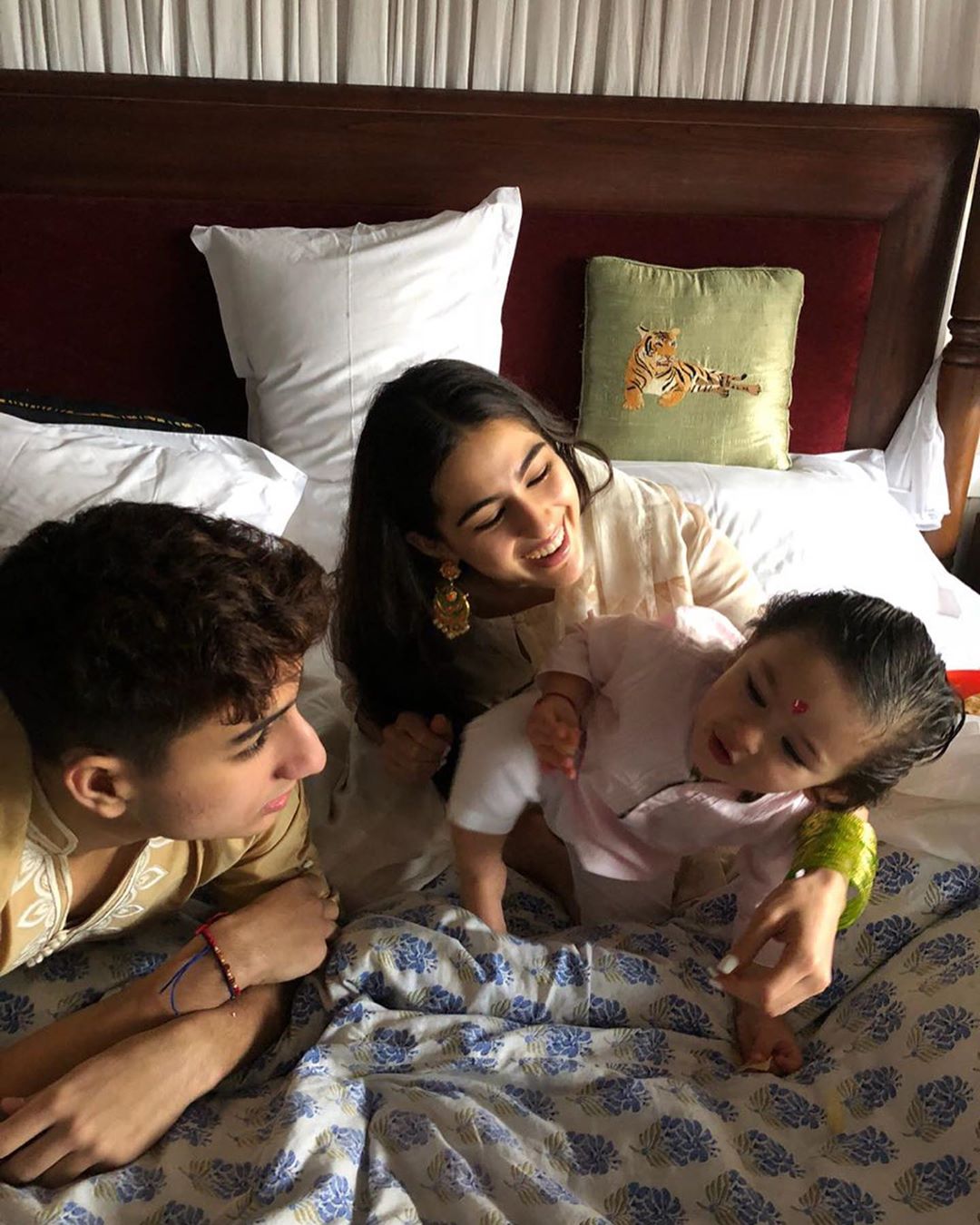 taimur ali khan birthday, kareena kapoor khan, sara ali khan, sara wish taimur third birthday, sara shares cute photos with taimur ali khan