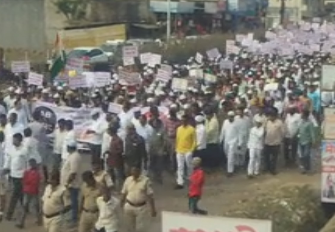 people protest against CAA and NRC