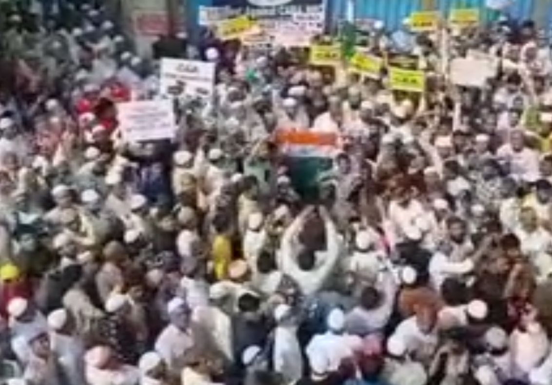 people protest against CAA and NRC