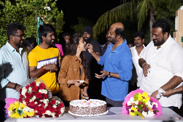 Keerthy suresh with Thalaivar 168 team