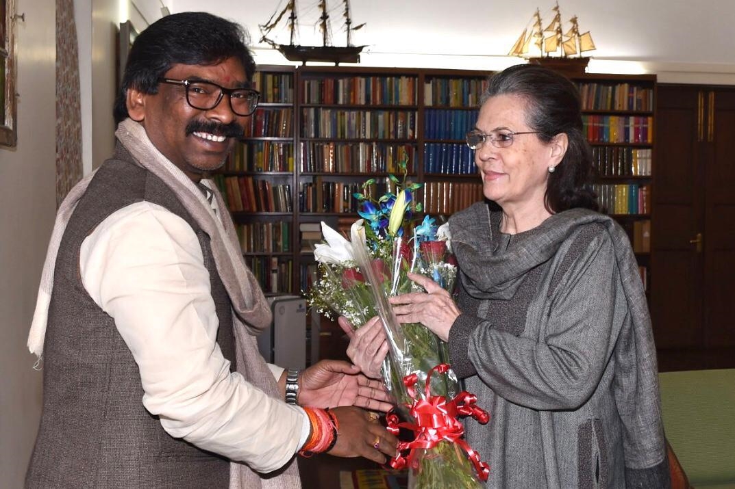 Hemant Soren meets Sonia