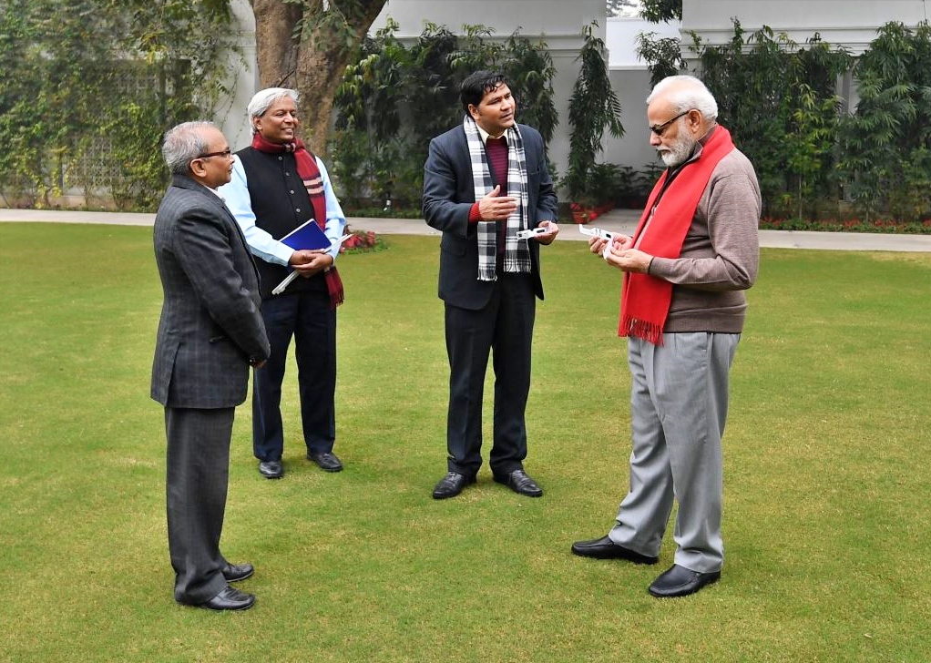 pm modi saw solar eclipse