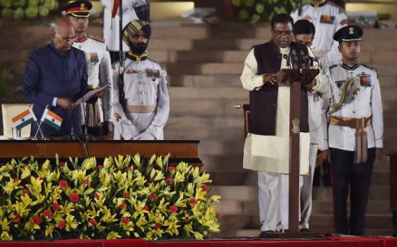 Faggan Singh taking oath as minister