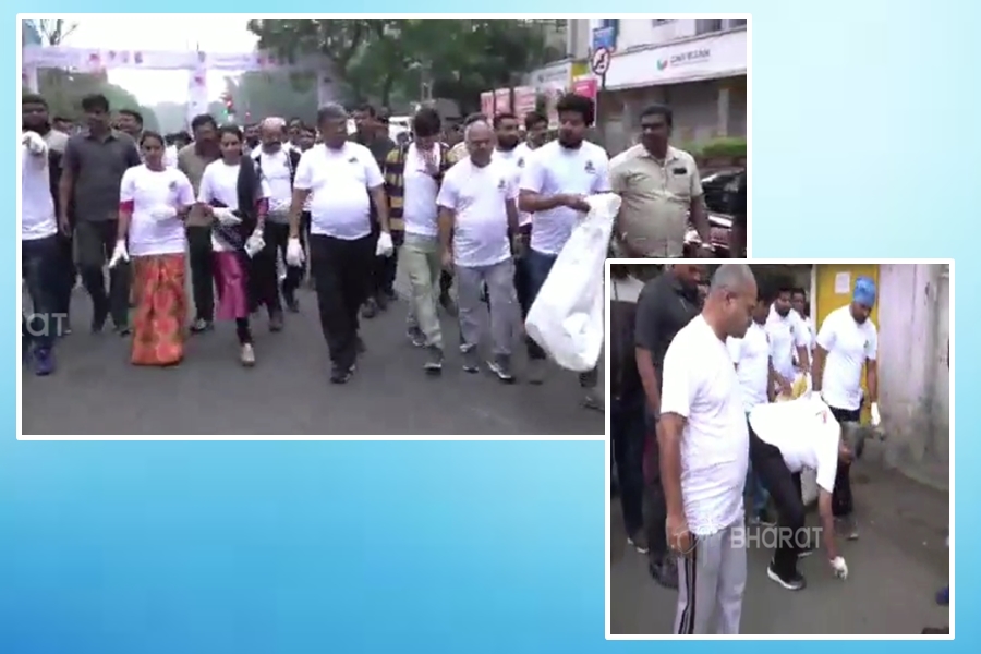 Chandrakant Patil participated In sanitation campaign organized by Pune Municipal Corporation