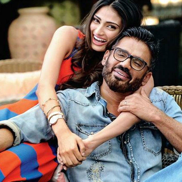 Bollywood Actor Suniel Shetty Reacts To Daughter Athiya's Picture With KL Rahul in telephone booth