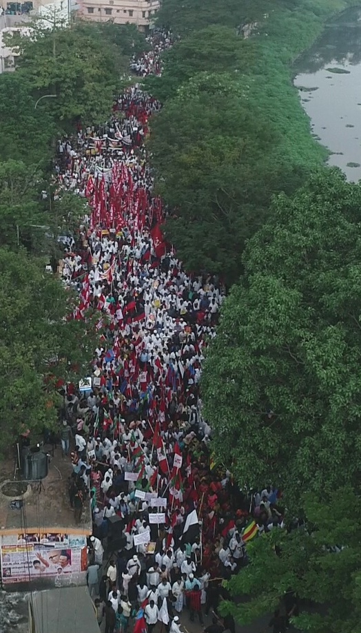 குடியுரிமைச் சட்டத் திருத்த எதிர்ப்புப் பேரணியில் பங்கேற்றவர்கள்