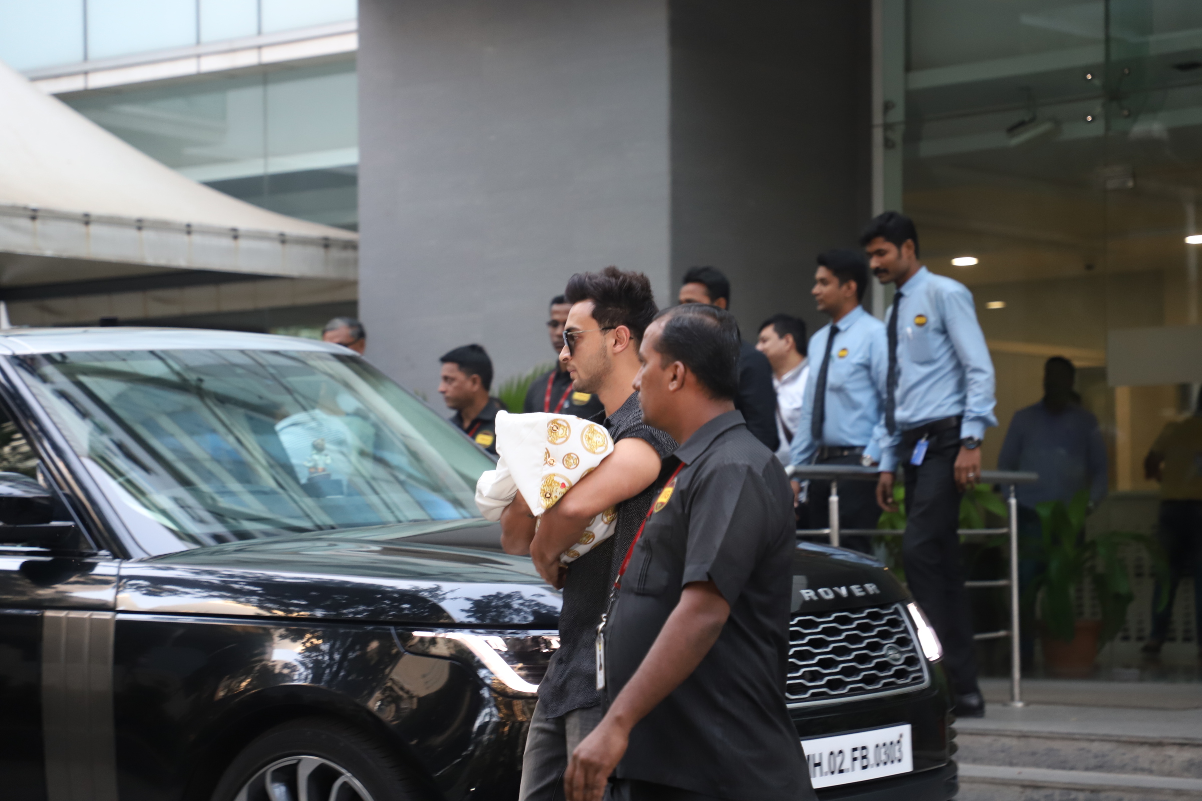 Arpita Khan discharge from Hospital