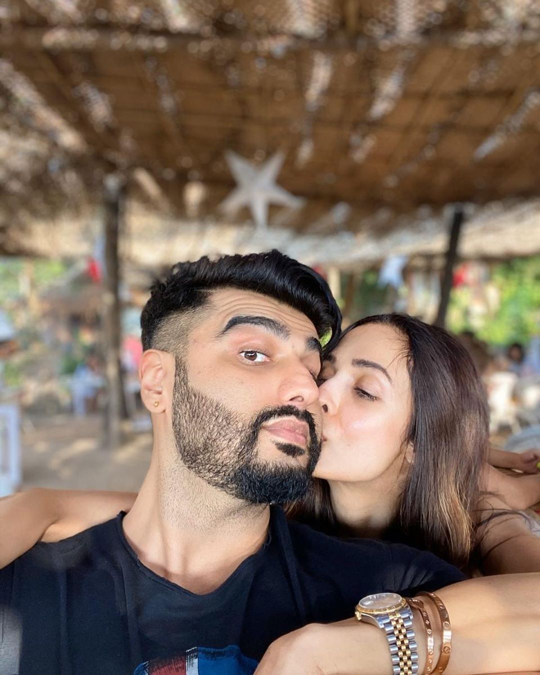 Malaika shares cosy pic with Arjun Kapoor get trolled