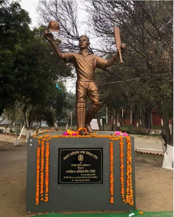 yuvraj singhs statue