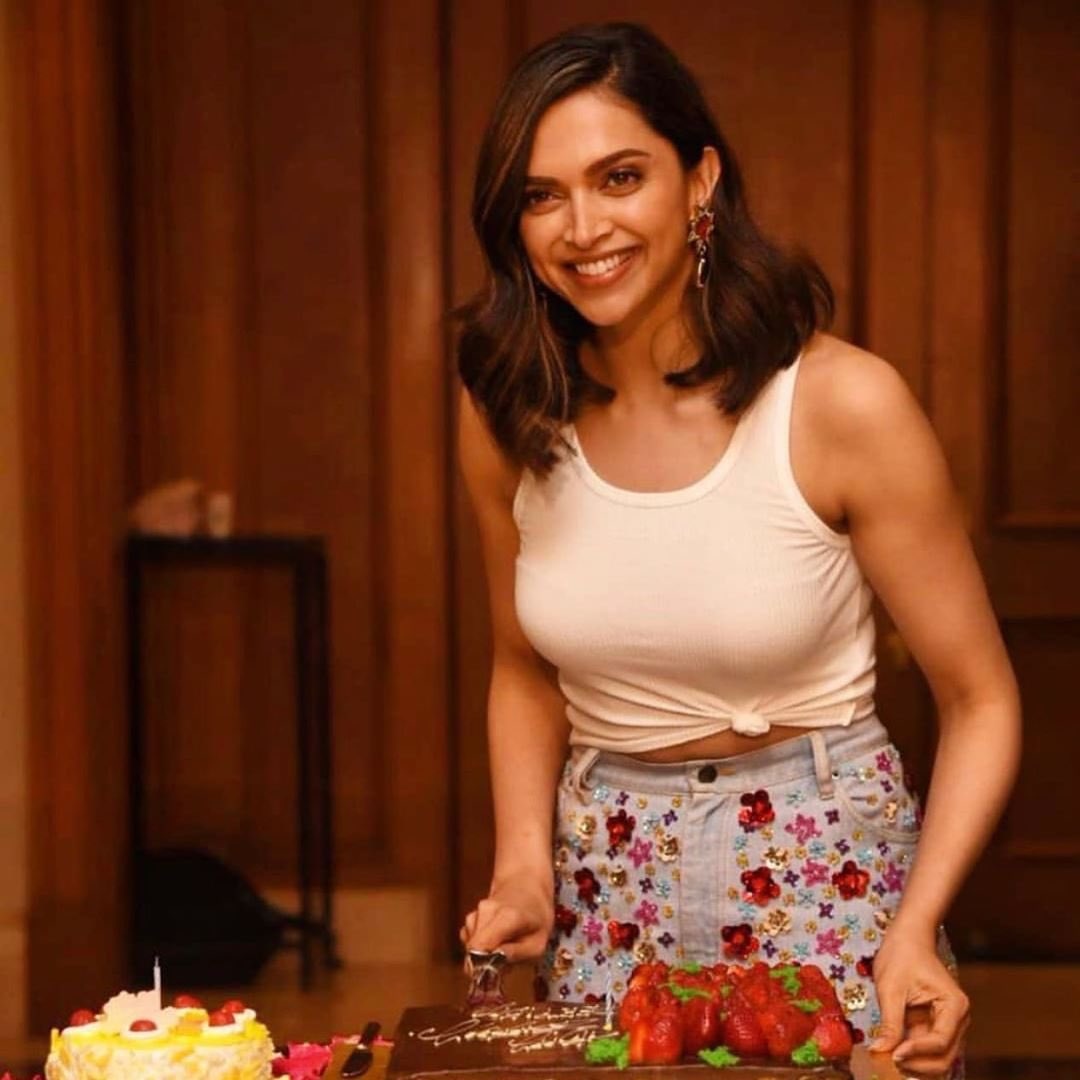 Deepika padukon celebrates her birthday with Chhapaak team