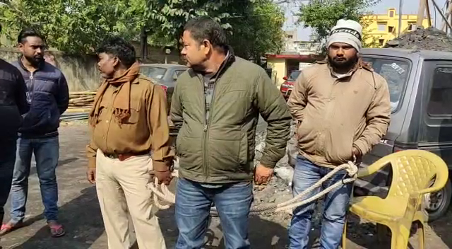 Police arrested four people, अभियुक्त गिरफ्तार