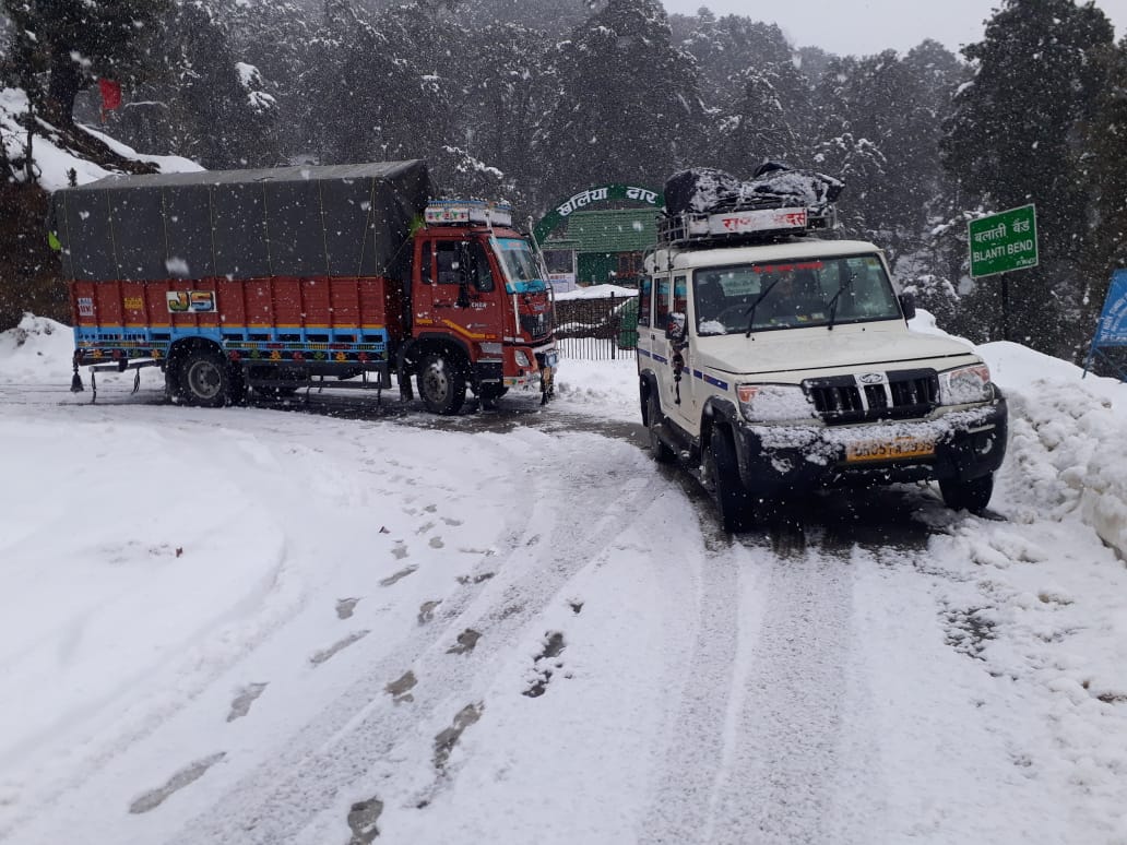 snowfall in munsyari