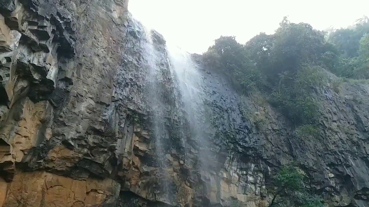 Moti waterfall attracts tourists to Sahibganj tourist spot